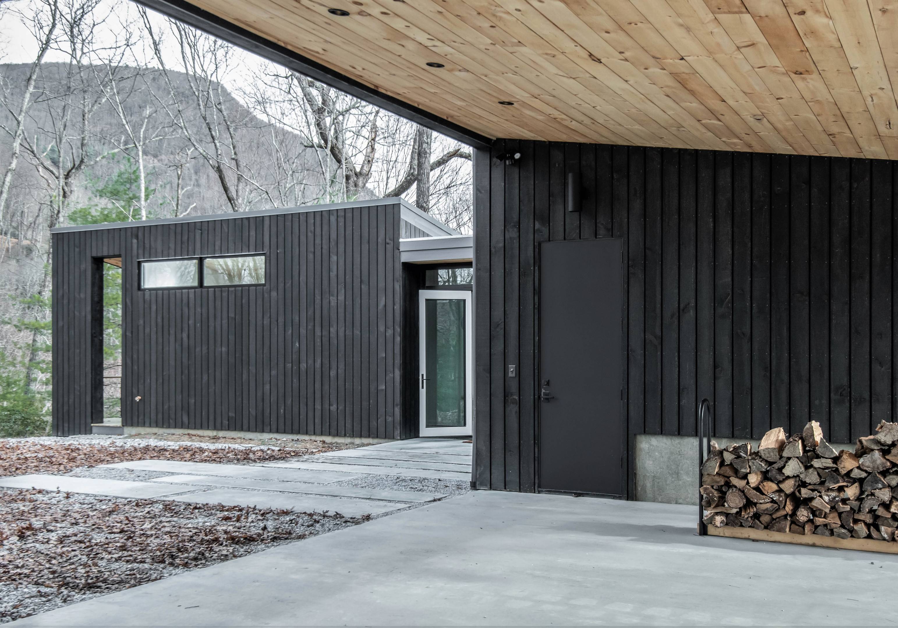 asheville-architects-sapphire-cabin-exterior-3